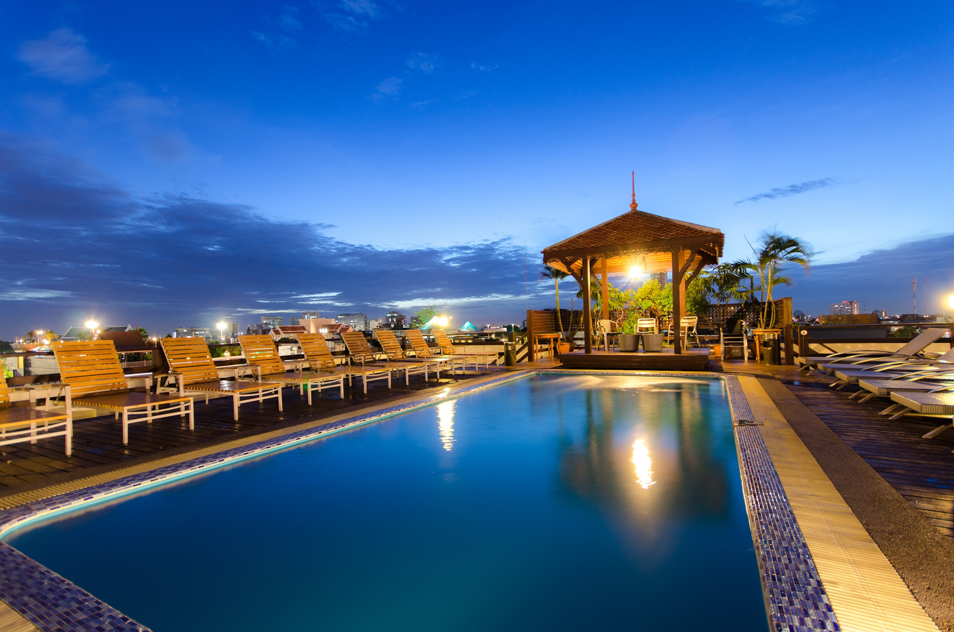 Khaosan Palace Hotel