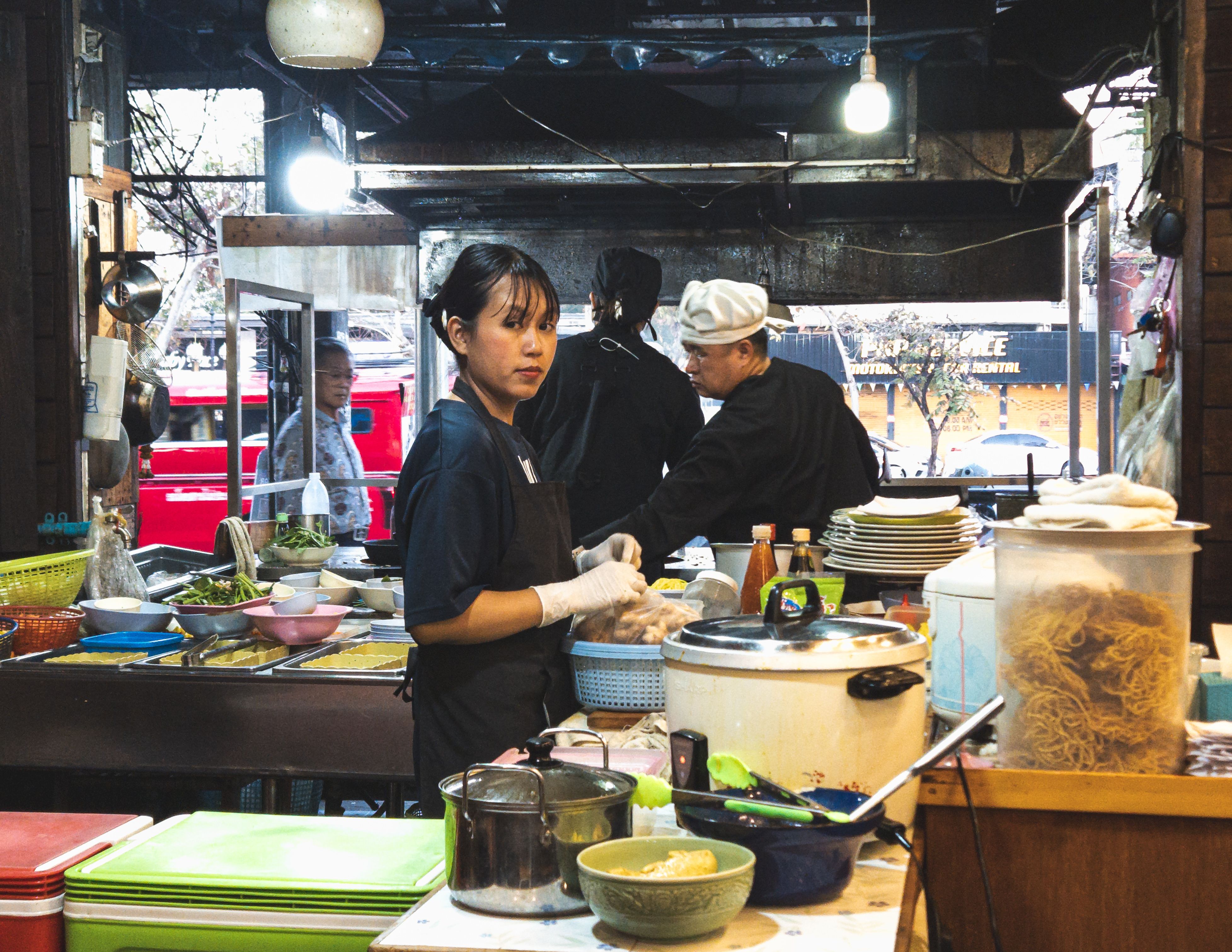 Warorot Market, Chiang Maï — à l'aube, le bol de khao tom que les habitants gardent pour eux