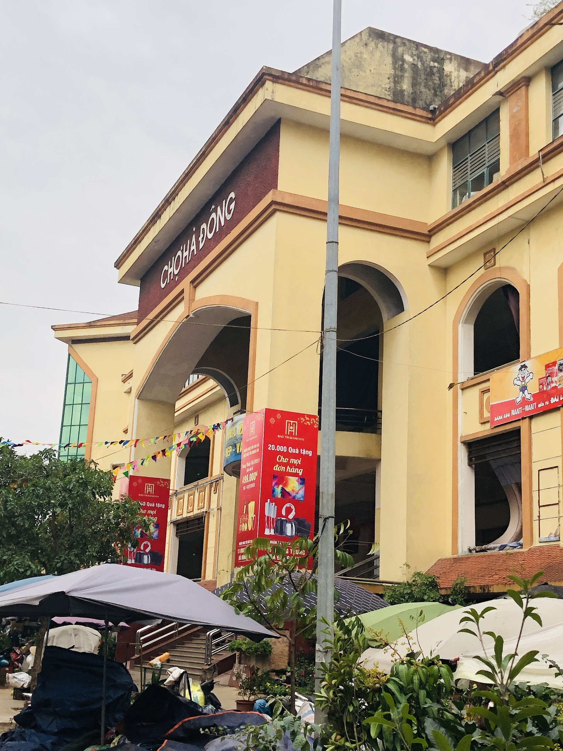 Hanoi, marché Đồng Xuân — 6h du matin, le bol de bún riêu que les touristes ne voient jamais