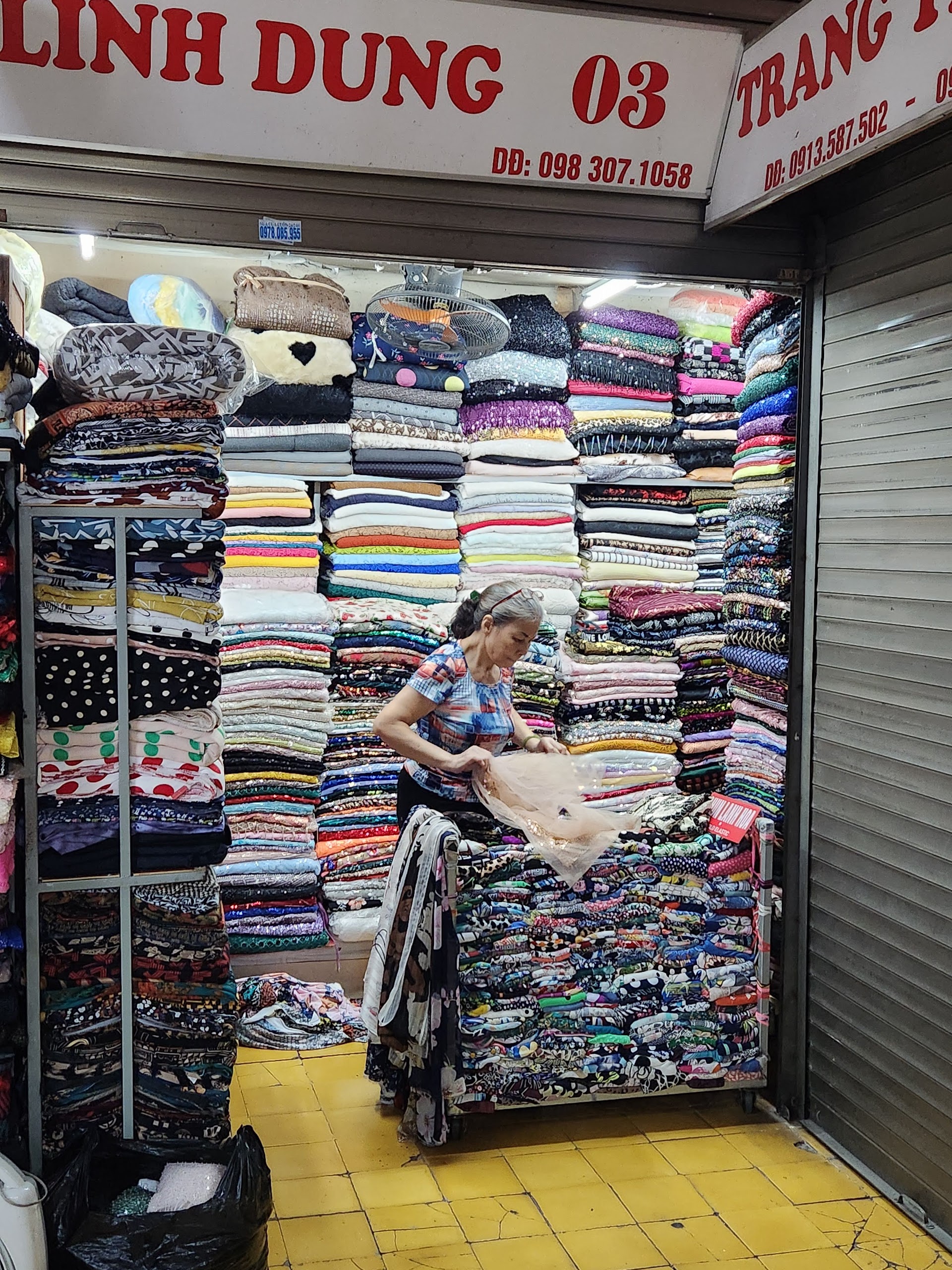 Hanoi, marché Đồng Xuân — 6h du matin, le bol de bún riêu que les touristes ne voient jamais