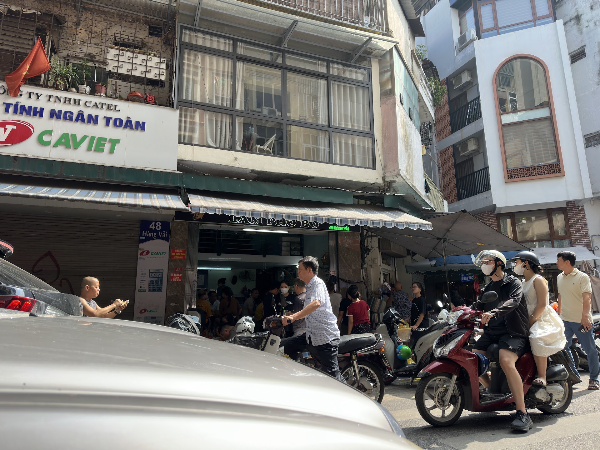 Hanoï, 6h du matin : dans les ruelles de Hang Be, le phở comme seul les locaux le savent