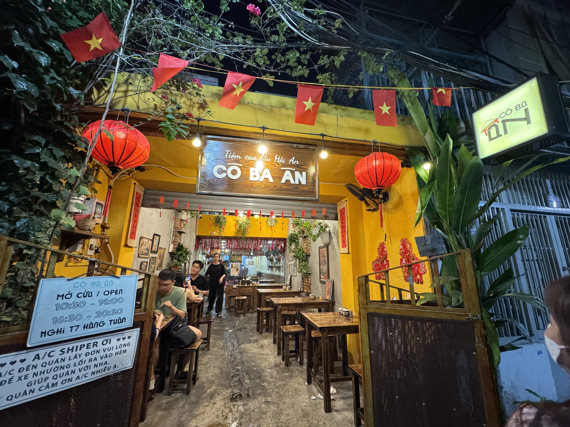 Le plat que Hội An garde jalousement pour elle : le cao lầu au petit matin