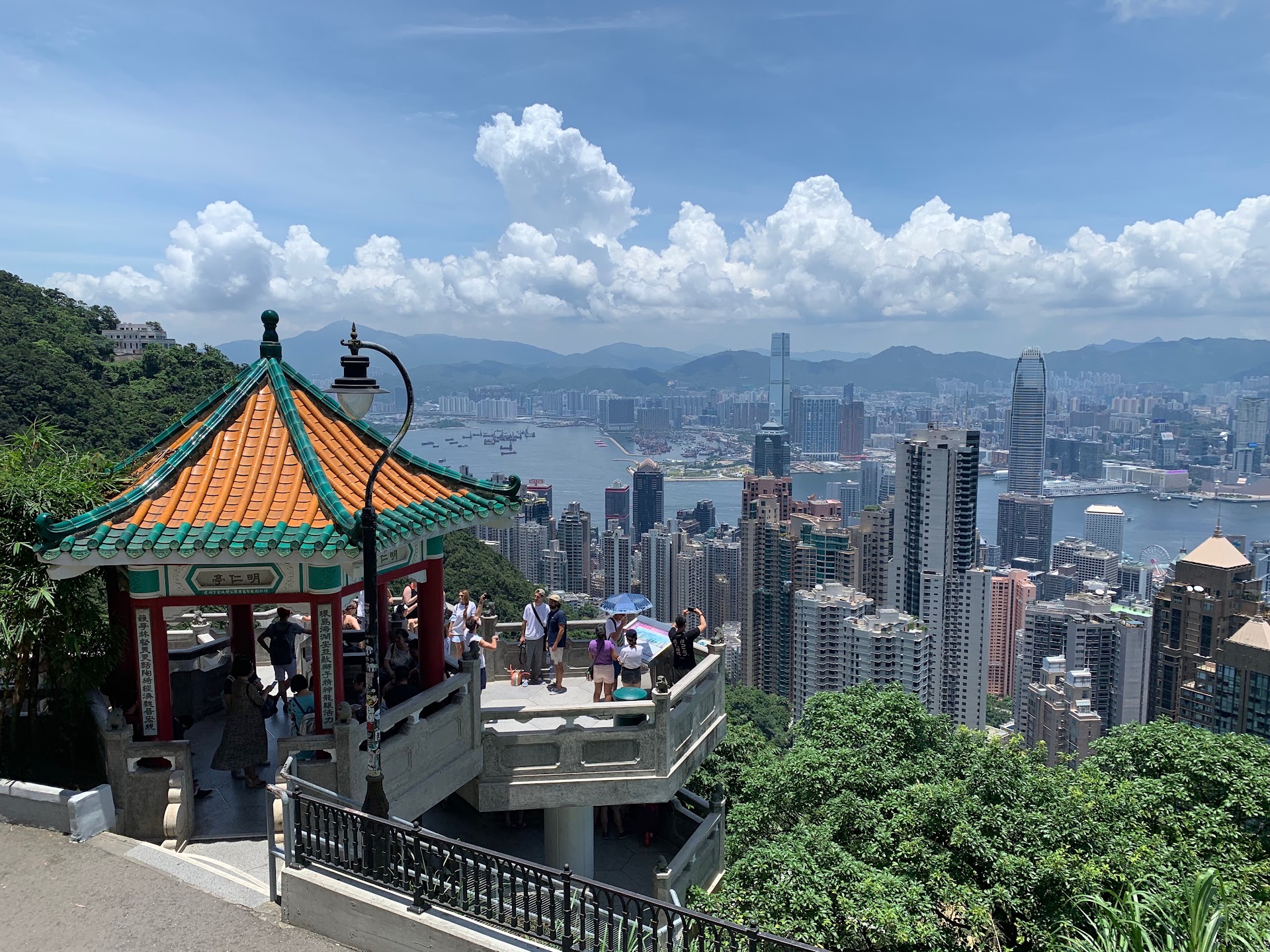 Victoria Peak au coucher du soleil : la vue ultime de Hong Kong