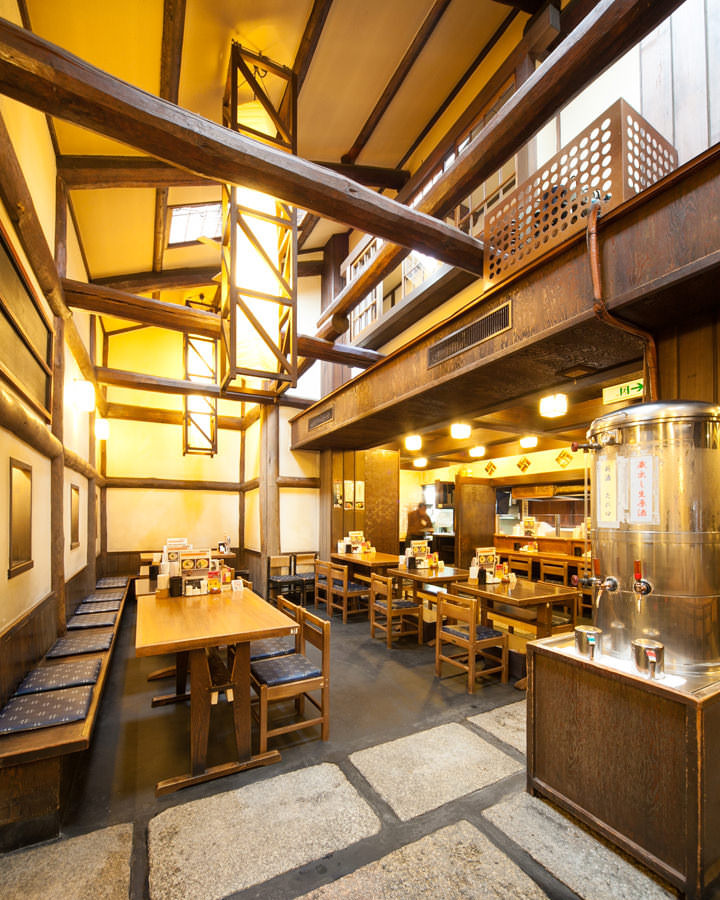 L'âme cachée de Kyoto : au petit matin dans le quartier des brasseurs de saké