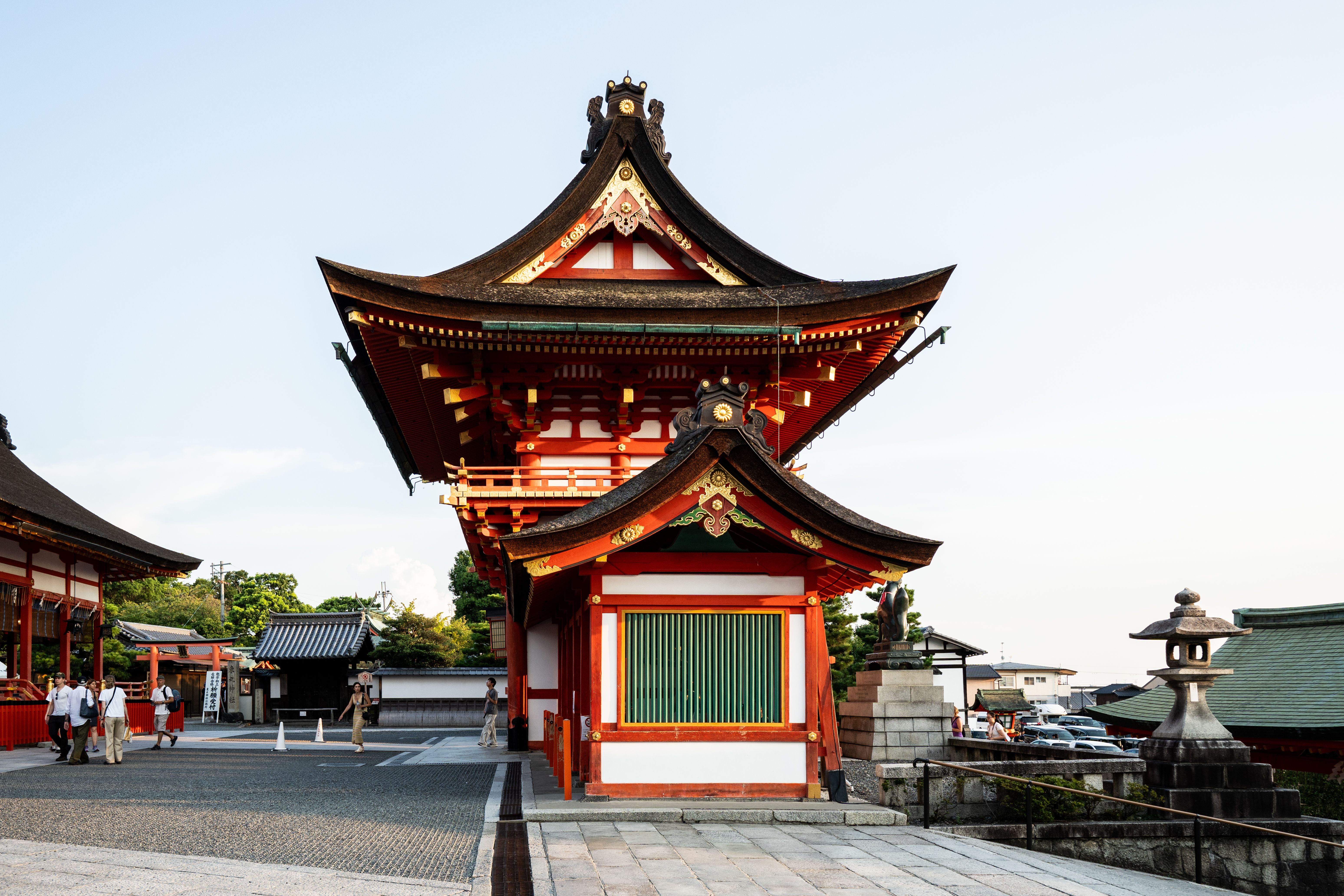 Kyoto à l'aube : les ruelles secrètes de Fushimi où les brasseurs de saké gardent leurs adresses confidentielles