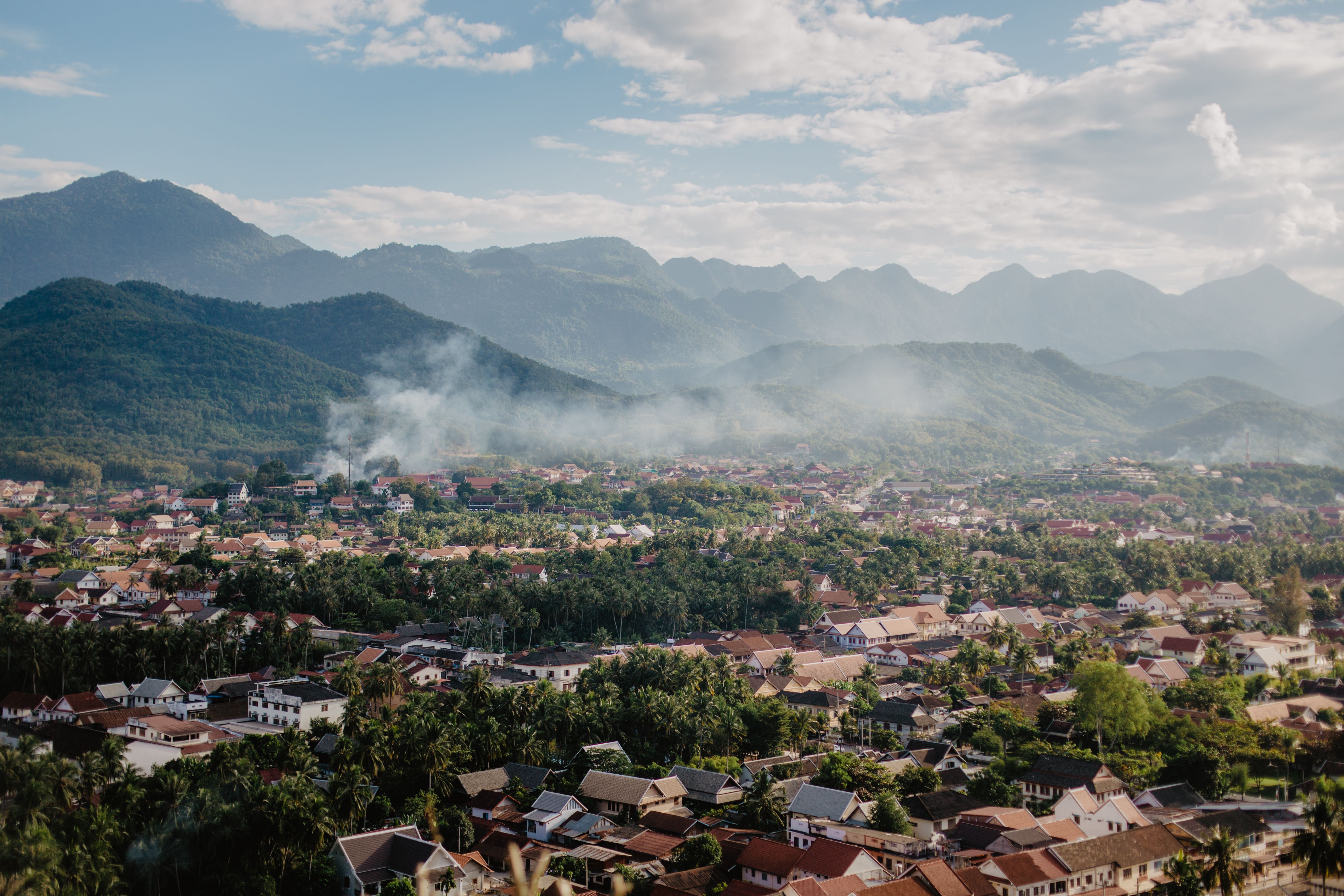 Luang Prabang, rue Sakkaline — 5 h du matin, les moines et l'odeur du riz gluant que les touristes ne voient jamais