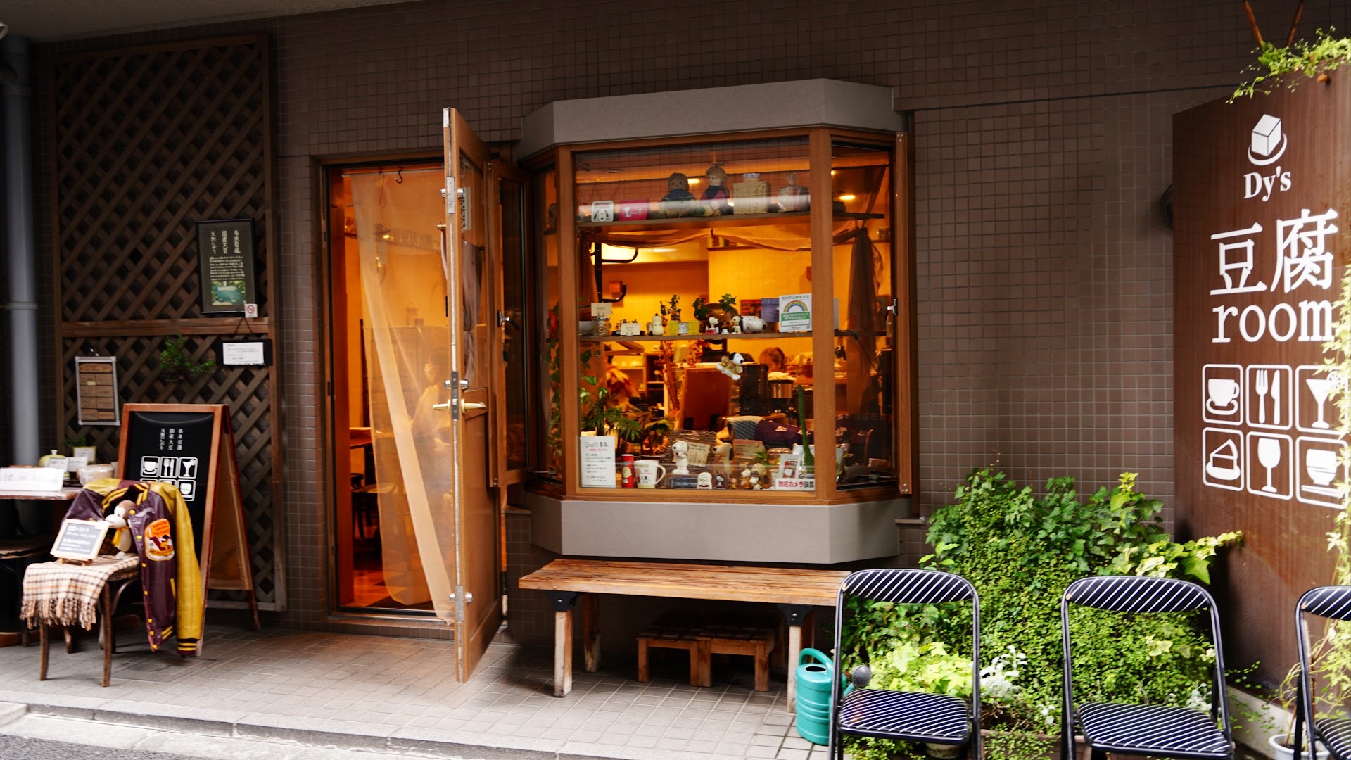 L'adresse que les Tokyoïtes gardent pour eux : Yanaka Ginza au petit matin