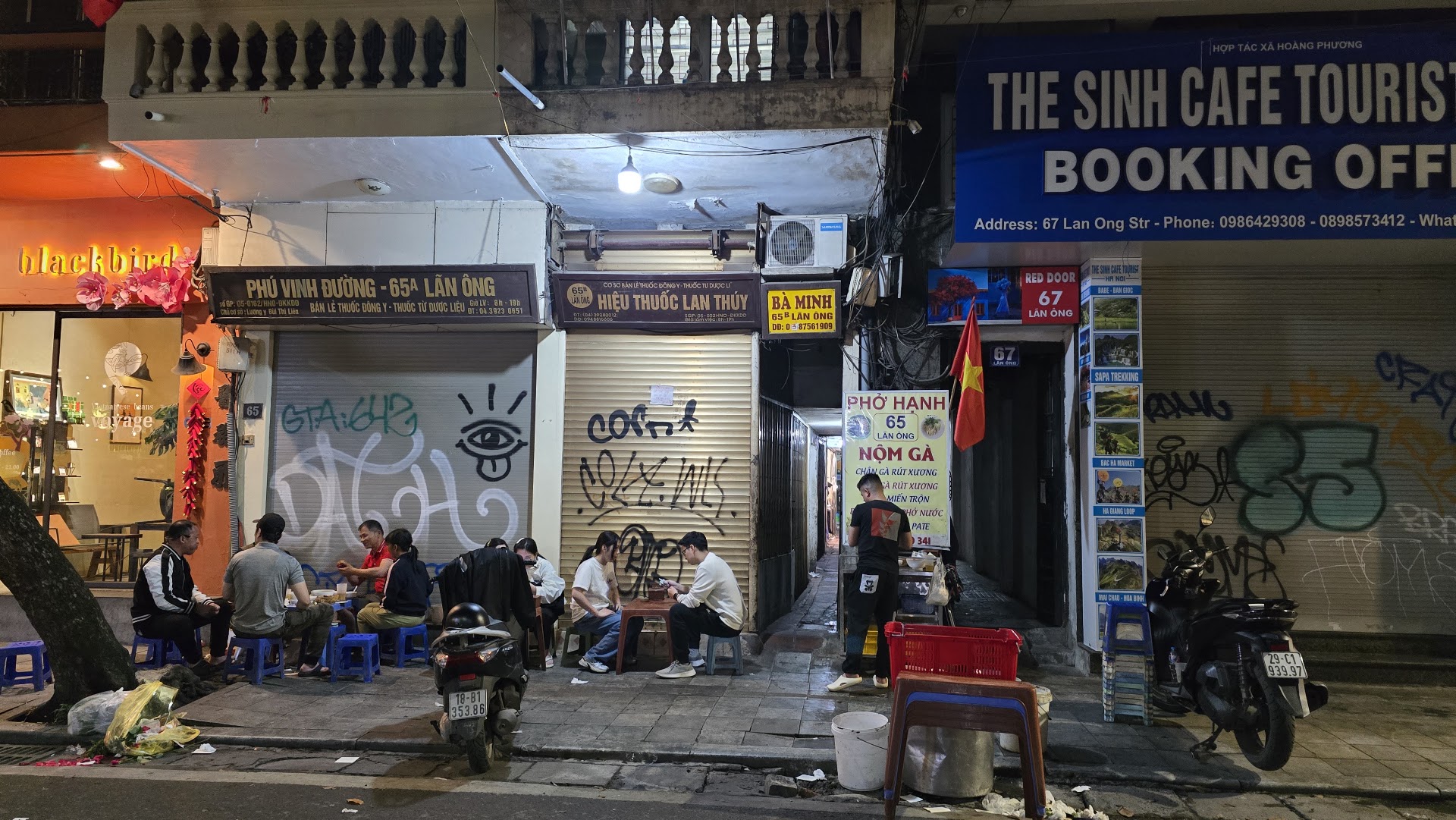 Chợ Đồng Xuân, Hanoï — au petit matin, le bol de phở que les guides ne montrent pas