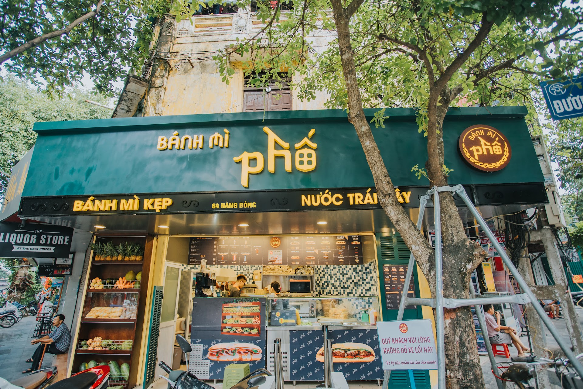 Chợ Đồng Xuân, Hanoï — au petit matin, le bol de phở que les guides ne montrent pas